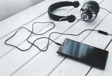 金正恩回到平壤 朝方公布列车内照片