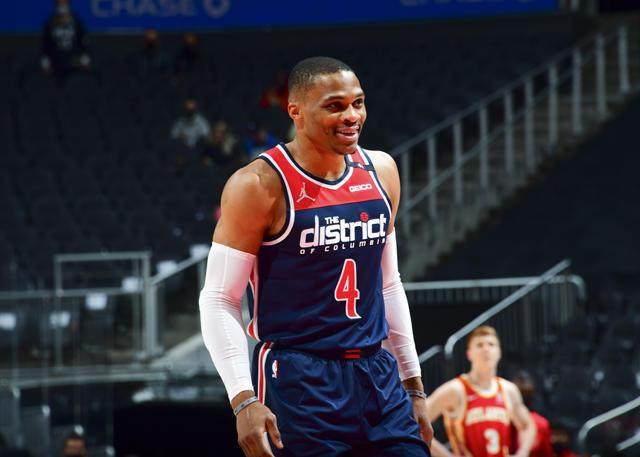 皇冠体育-韦少生涯总得分超越拉里·伯德 无比尔奇才已7连败