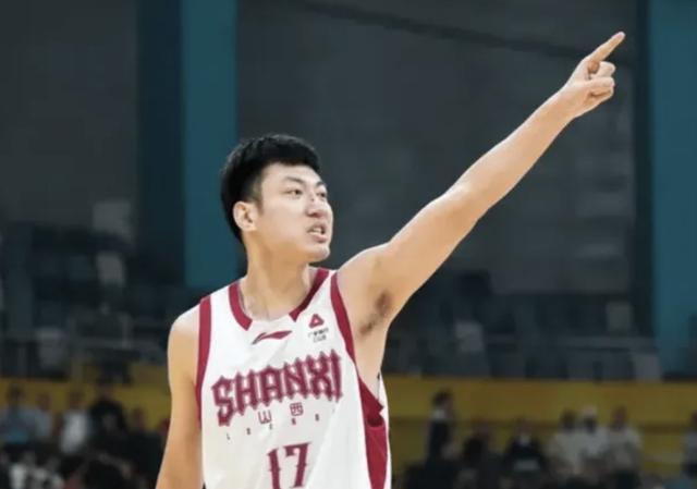 Crowns Sports-对观众使用不当言语，官方：焦海龙罚款3万，主帅潘江罚款1万